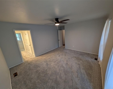10133 Bromley Court - Photo Thumbnail 28