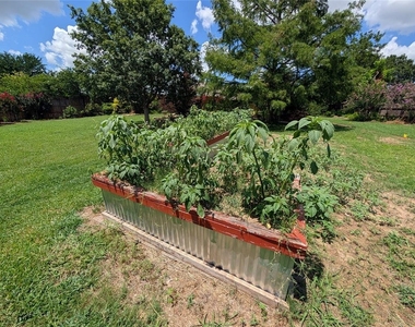 10133 Bromley Court - Photo Thumbnail 43