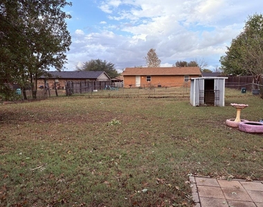 711 Meadowlake Drive - Photo Thumbnail 17