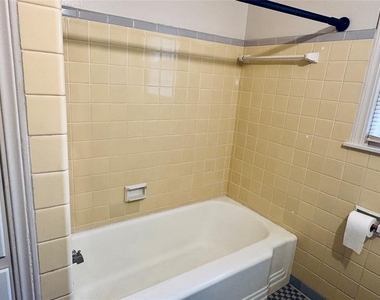5305 N Walker Avenue - Photo Thumbnail 10