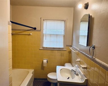 5305 N Walker Avenue - Photo Thumbnail 9