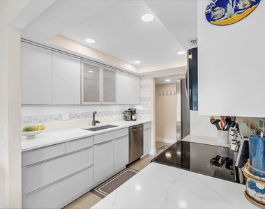 1111 S Ocean Boulevard - Photo Thumbnail 6