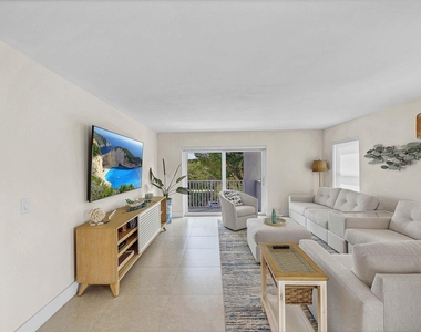 1111 S Ocean Boulevard - Photo Thumbnail 3