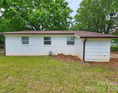 1531 E Liberty Street - Photo Thumbnail 14