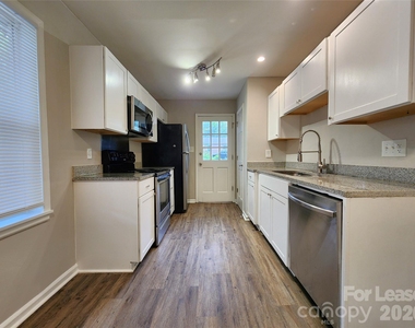 1531 E Liberty Street - Photo Thumbnail 3