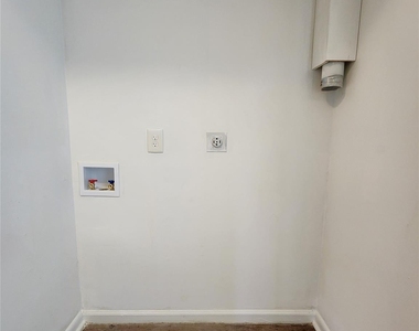 1531 E Liberty Street - Photo Thumbnail 8