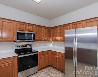 15118 Edindale Drive - Photo Thumbnail 3