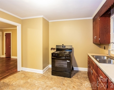 526 Hickory Avenue - Photo Thumbnail 4