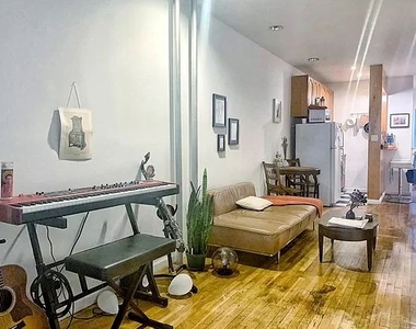 1415 2nd Avenue - Photo Thumbnail 4