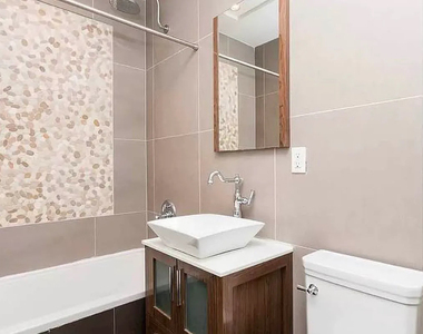 951 Prospect Place - Photo Thumbnail 6
