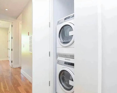 951 Prospect Place - Photo Thumbnail 1