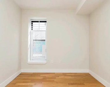 951 Prospect Place - Photo Thumbnail 9