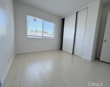 775 Hampshire - Photo Thumbnail 11