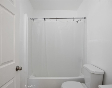 7542 White Oak Ave - Photo Thumbnail 19