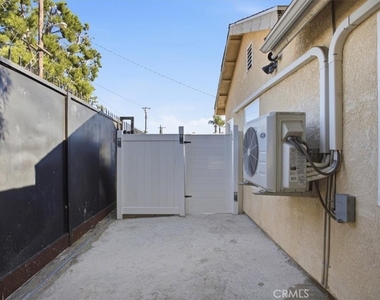 7542 White Oak Ave - Photo Thumbnail 21