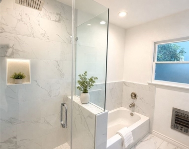 12612 Martha Street - Photo Thumbnail 7
