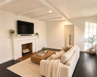 12612 Martha Street - Photo Thumbnail 3