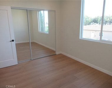 9624 Belmont - Photo Thumbnail 8