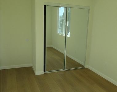 9624 Belmont - Photo Thumbnail 11