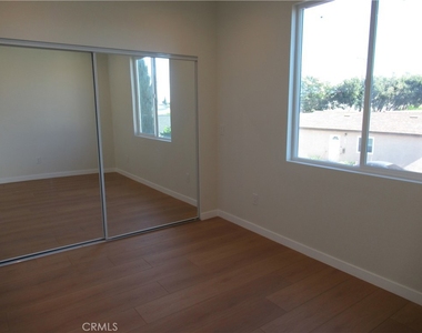 9624 Belmont - Photo Thumbnail 9