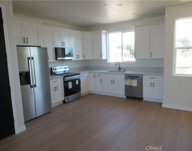 9624 Belmont - Photo Thumbnail 4