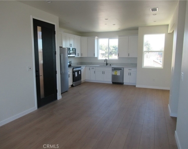 9624 Belmont - Photo Thumbnail 3