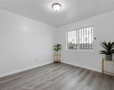 527 W 119th - Photo Thumbnail 14