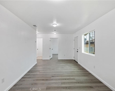 527 W 119th - Photo Thumbnail 9