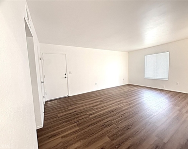 302 E Blueridge - Photo Thumbnail 7