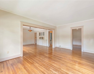 351 Newport Avenue - Photo Thumbnail 7