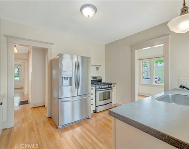 351 Newport Avenue - Photo Thumbnail 19