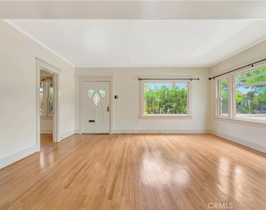 351 Newport Avenue - Photo Thumbnail 3