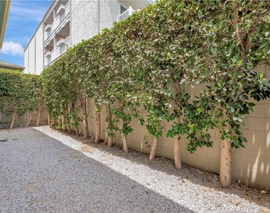 351 Newport Avenue - Photo Thumbnail 35