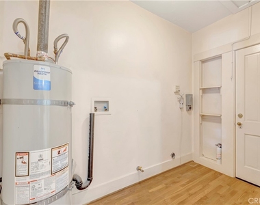 351 Newport Avenue - Photo Thumbnail 32