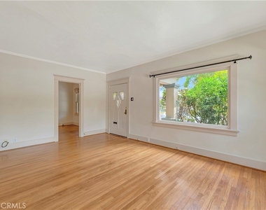 351 Newport Avenue - Photo Thumbnail 6