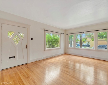 351 Newport Avenue - Photo Thumbnail 5