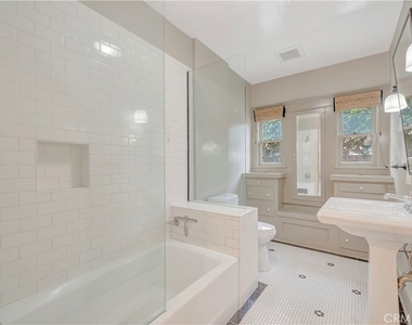 351 Newport Avenue - Photo Thumbnail 27