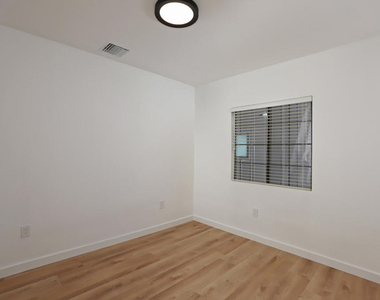 2236 Glendale Boulevard - Photo Thumbnail 9