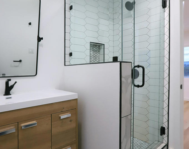 2236 Glendale Boulevard - Photo Thumbnail 11