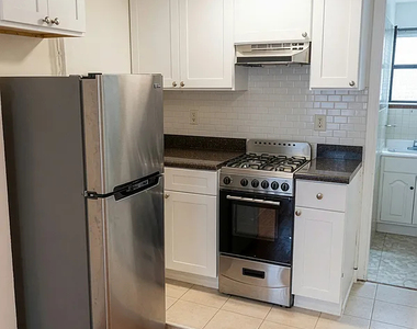 200 Allen Street - Photo Thumbnail 1