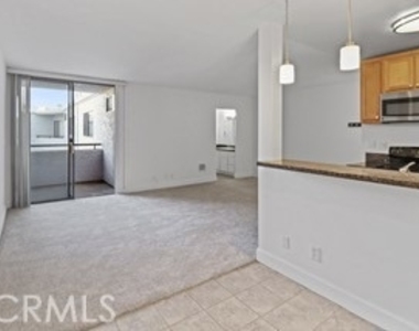 10982 Roebling - Photo Thumbnail 4