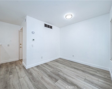 1650 S Campus Avenue - Photo Thumbnail 6