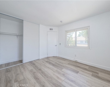 1650 S Campus Avenue - Photo Thumbnail 22