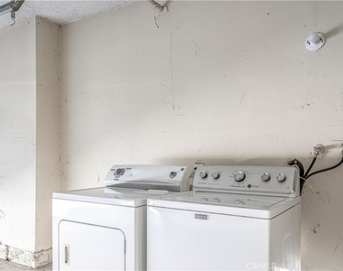 1650 S Campus Avenue - Photo Thumbnail 12