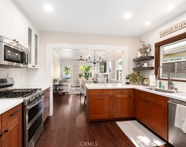3390 Herman Avenue - Photo Thumbnail 8