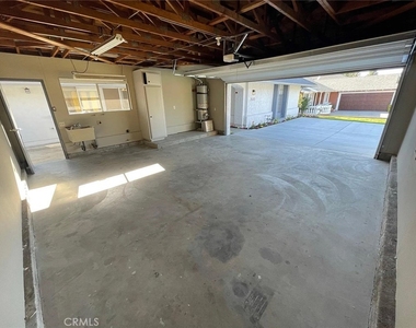 25372 Pacifica Avenue - Photo Thumbnail 45