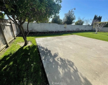 25372 Pacifica Avenue - Photo Thumbnail 40