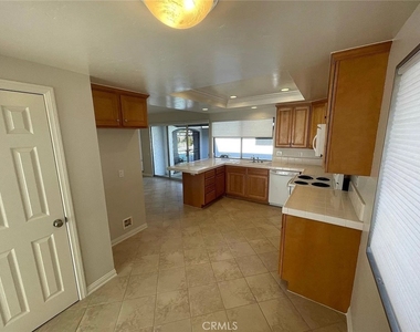 25372 Pacifica Avenue - Photo Thumbnail 12