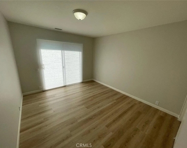 25372 Pacifica Avenue - Photo Thumbnail 25