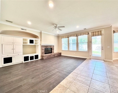 17 Pamela Way - Photo Thumbnail 7